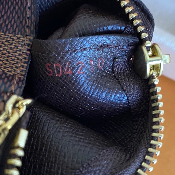 💕Louis Vuitton Key Pouch BRAND NEW - Picture 6 of 6